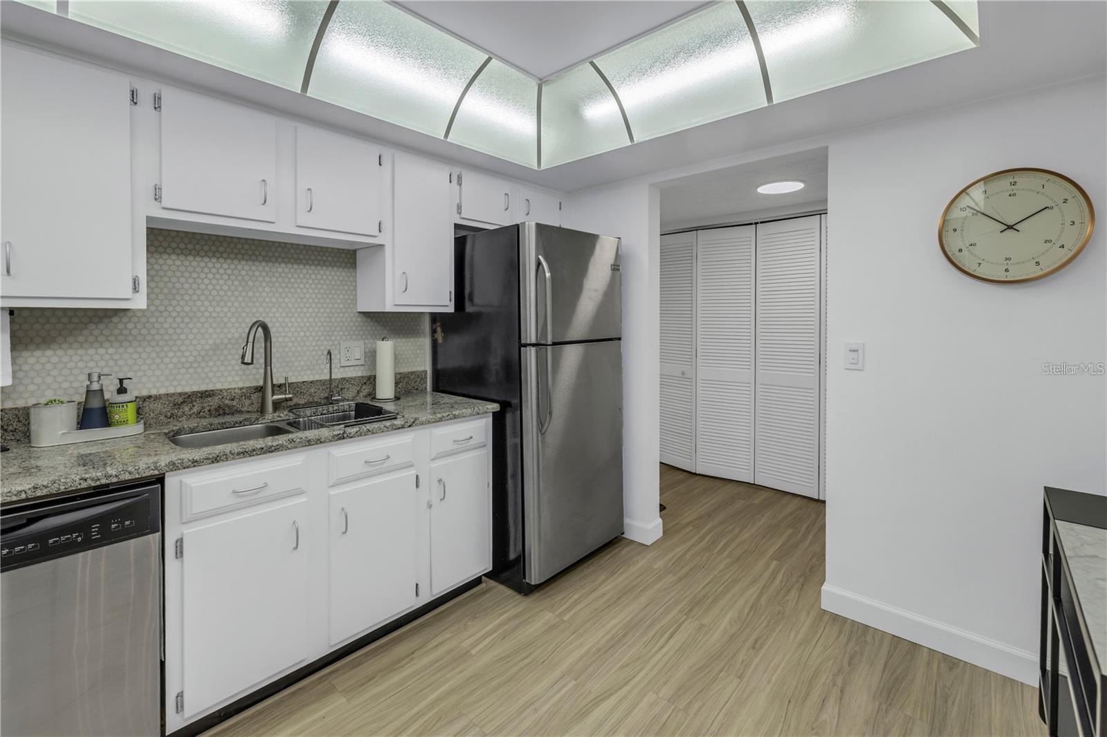 Image 7 of 21 For 4651 1st Street Ne 309