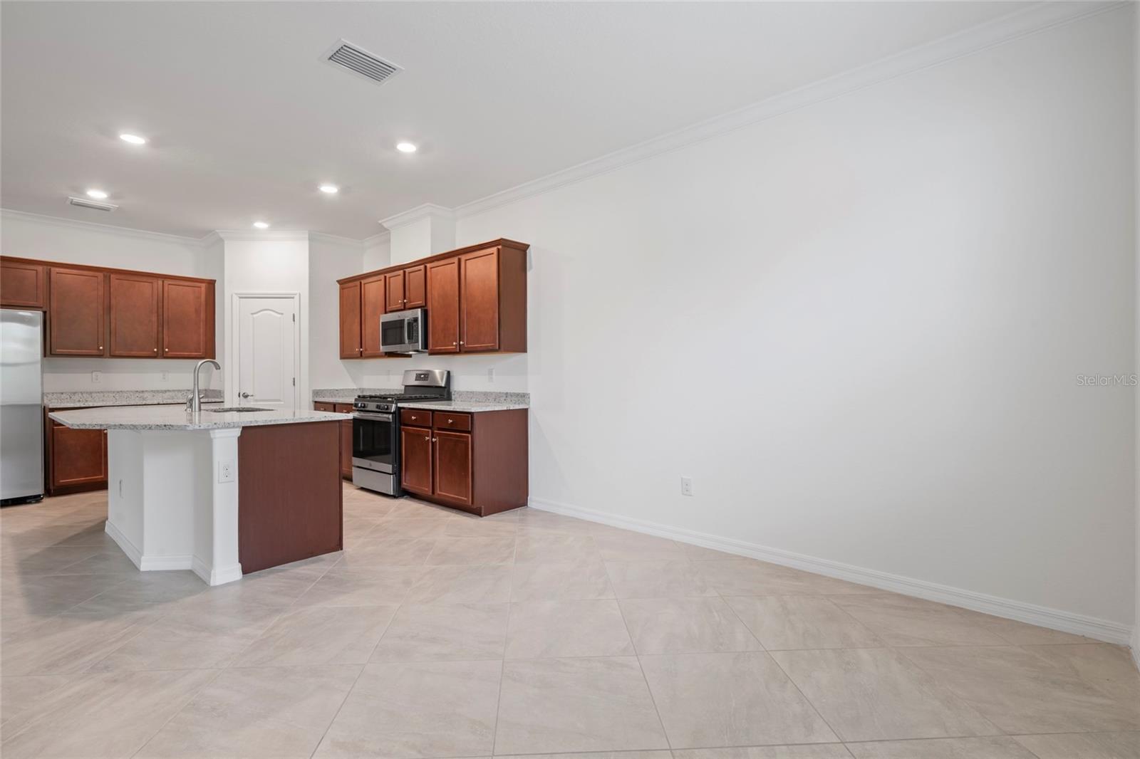 Image 23 of 81 For 5115 Tobermory Way