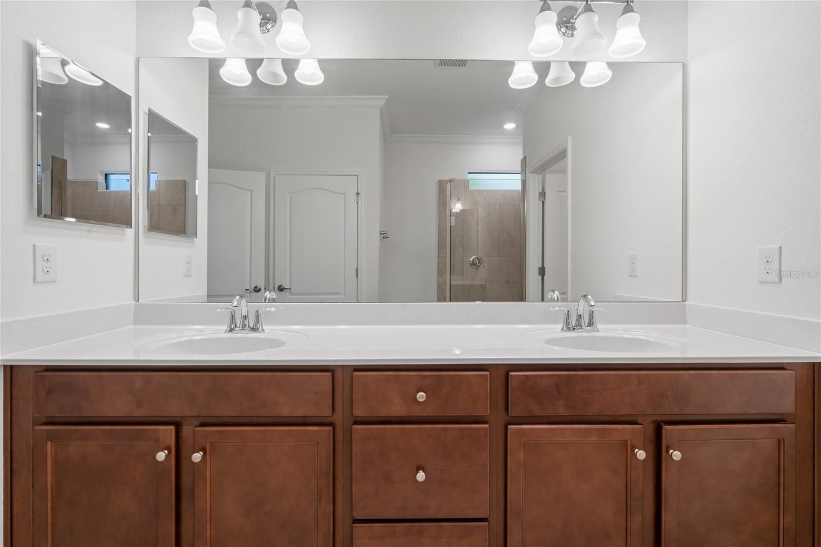 Image 37 of 81 For 5115 Tobermory Way