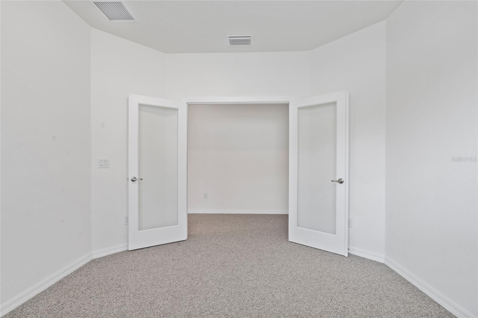 Image 9 of 81 For 5115 Tobermory Way