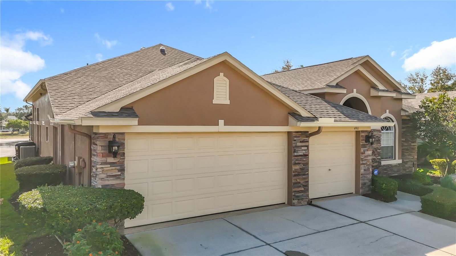 Image 10 of 98 For 4961 Breeze Circle