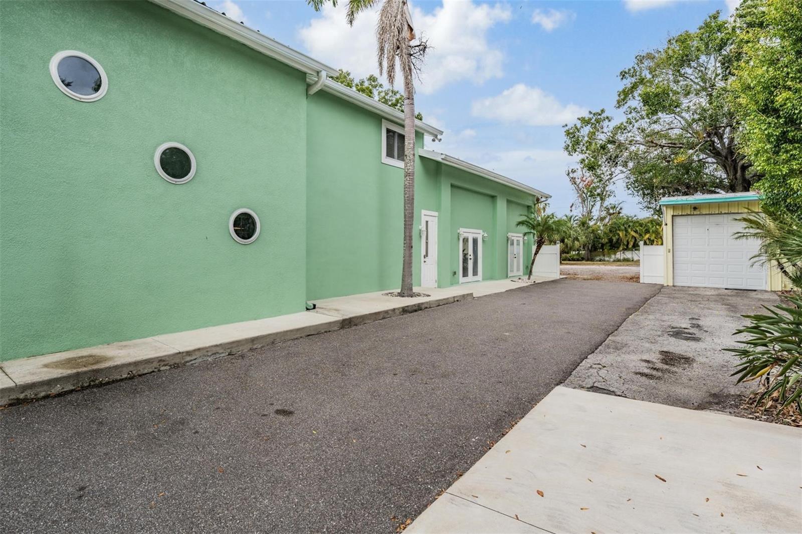 Image 70 of 86 For 815 2nd Avenue