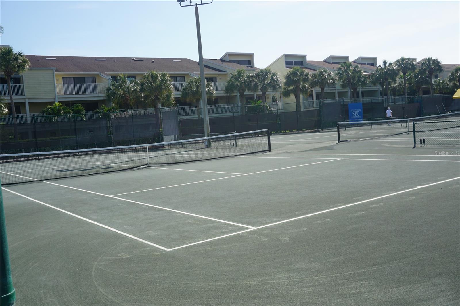 Image 14 of 24 For 10355 Paradise Boulevard 608