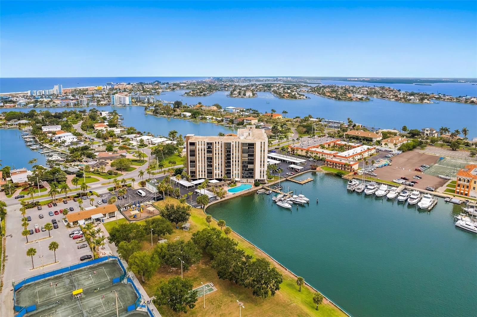 Image 18 of 24 For 10355 Paradise Boulevard 608