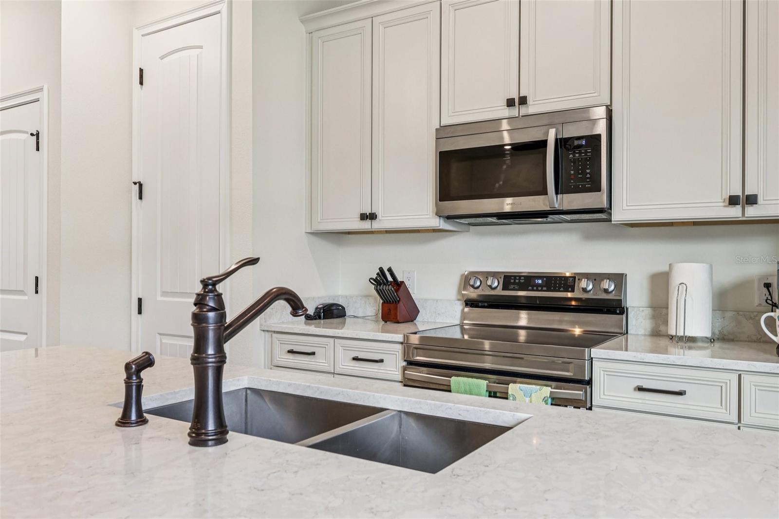 Image 10 of 31 For 2968 On The Rocks Point