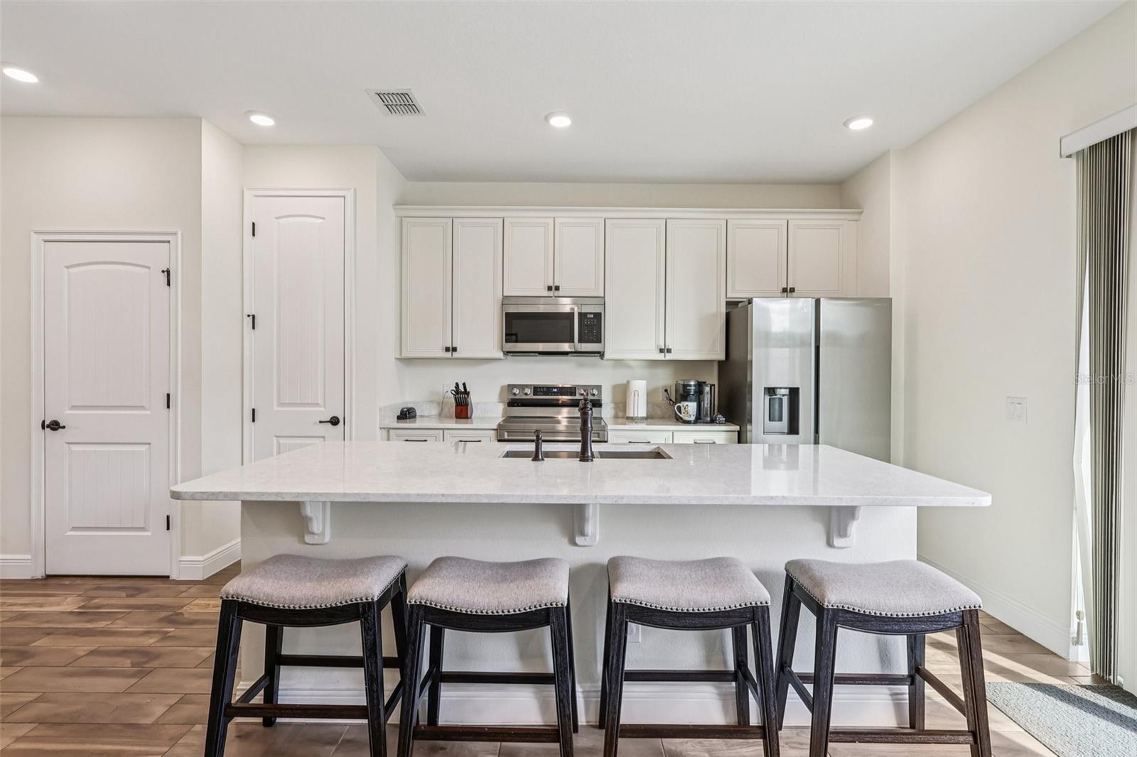 Image 6 of 31 For 2968 On The Rocks Point