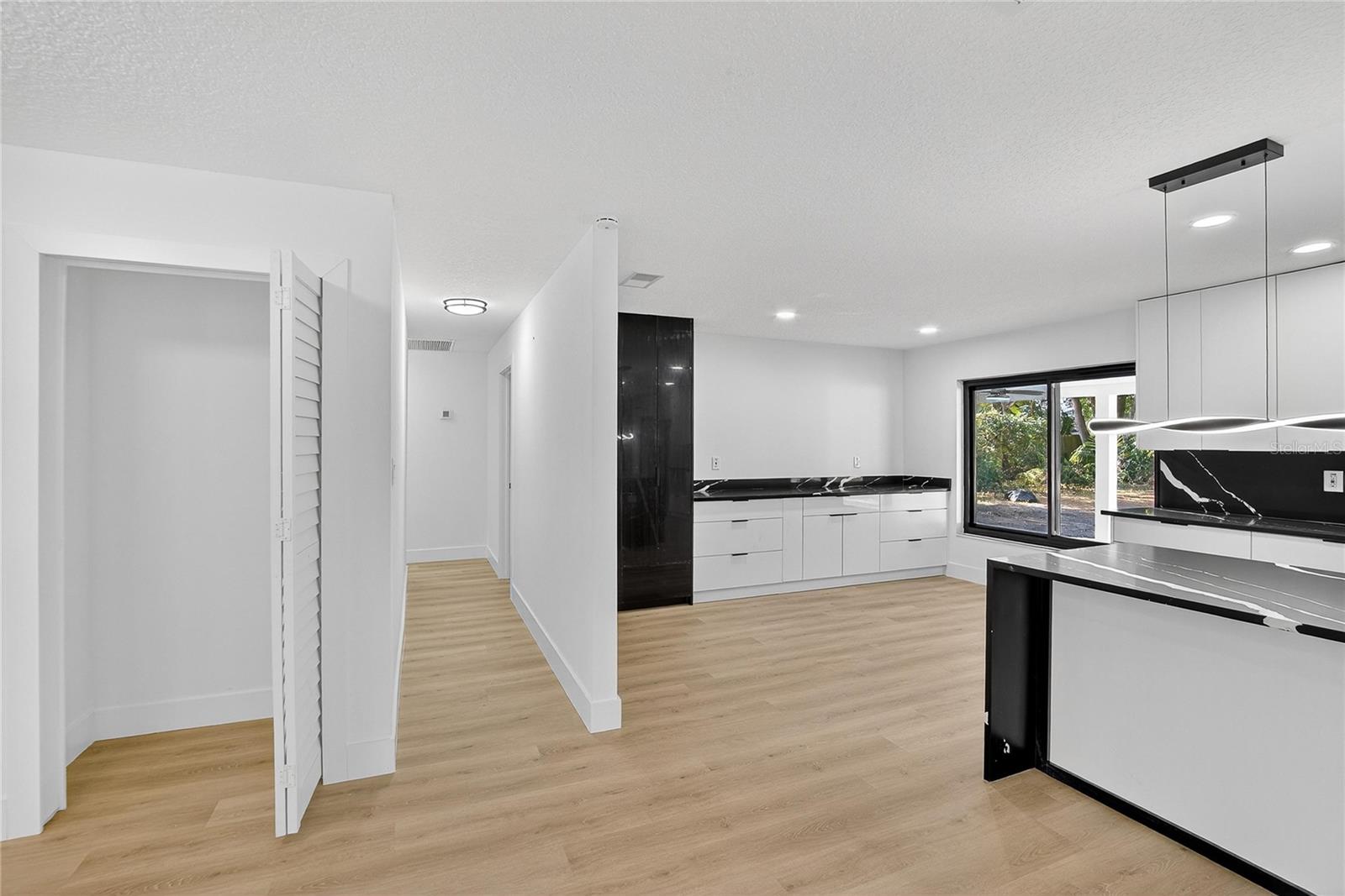 Image 14 of 81 For 2512 Brucken Road