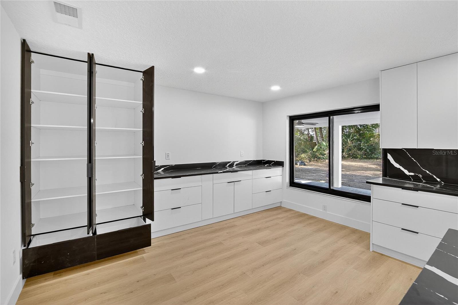 Image 16 of 81 For 2512 Brucken Road