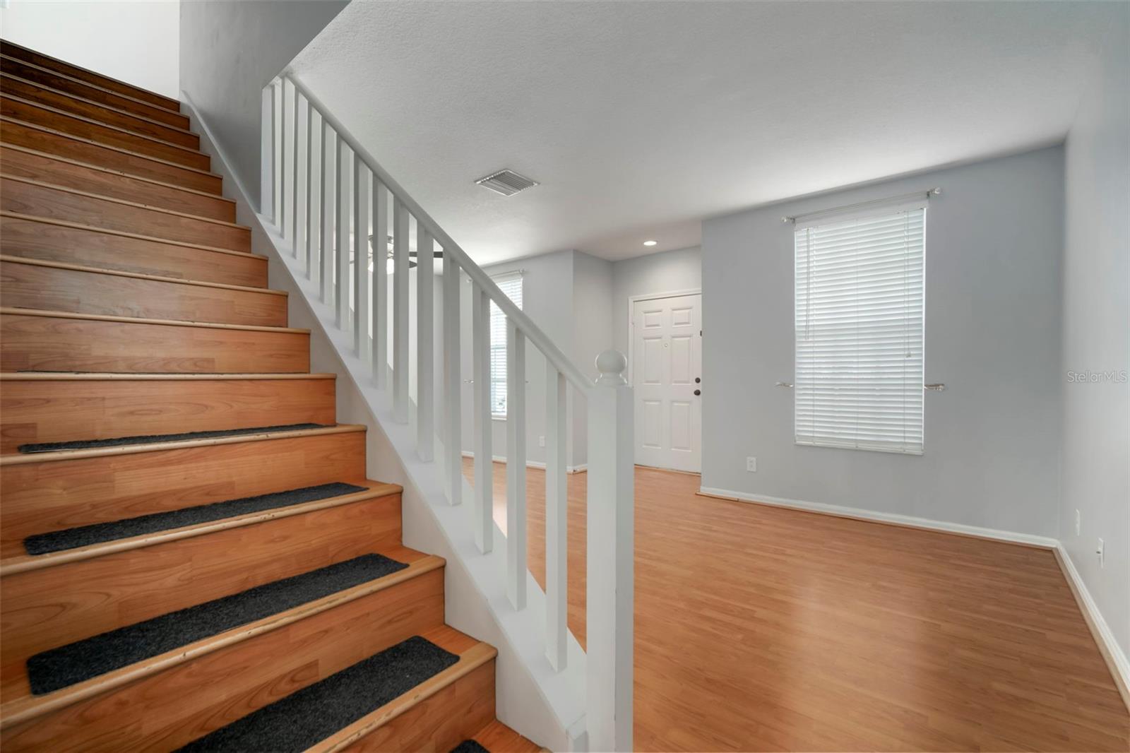 Image 20 of 41 For 1231 Charlesworth Drive