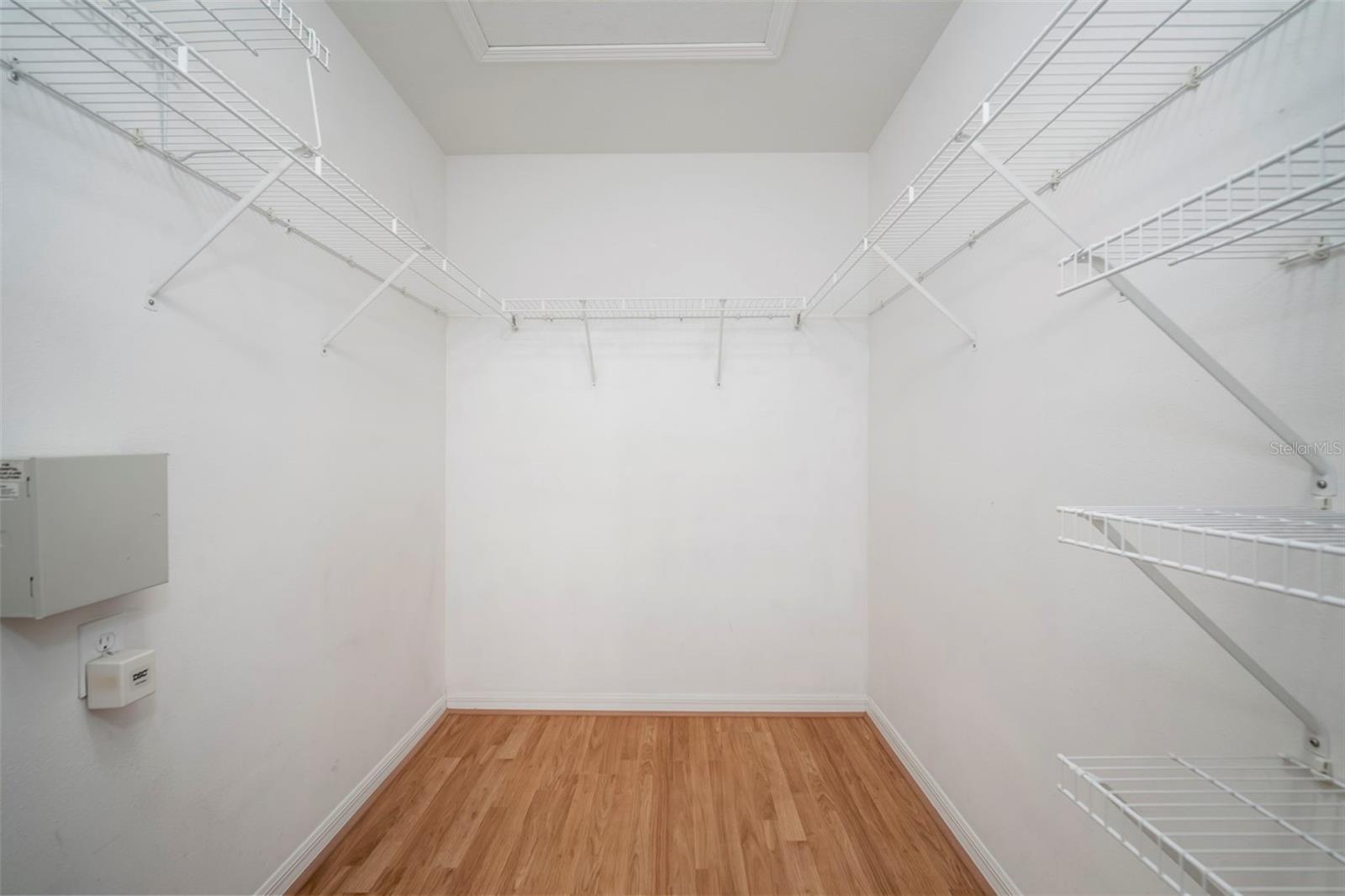 Image 27 of 41 For 1231 Charlesworth Drive