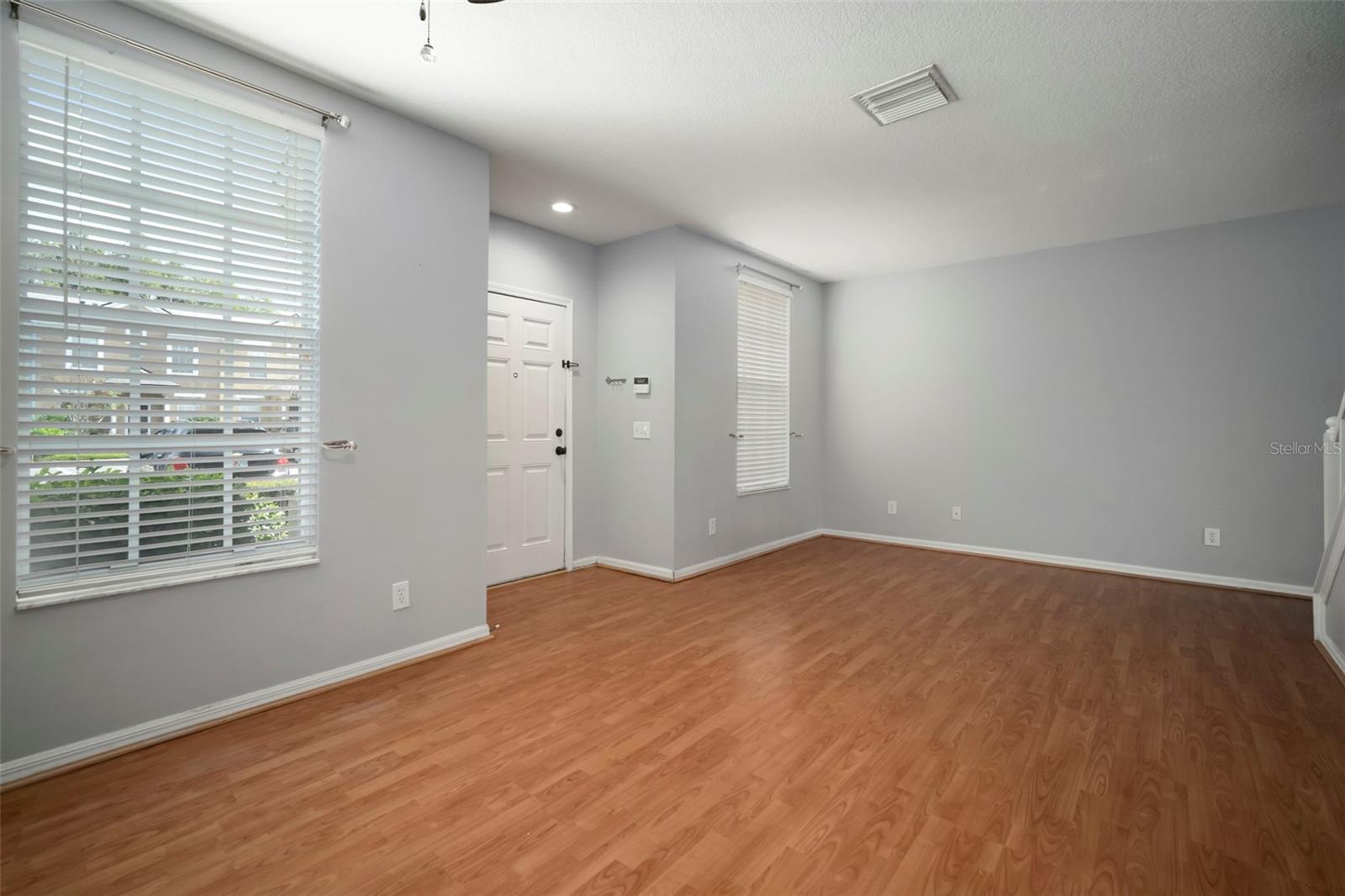 Image 6 of 41 For 1231 Charlesworth Drive