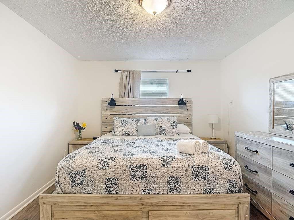 Image 18 of 39 For 2520 Saint John Street