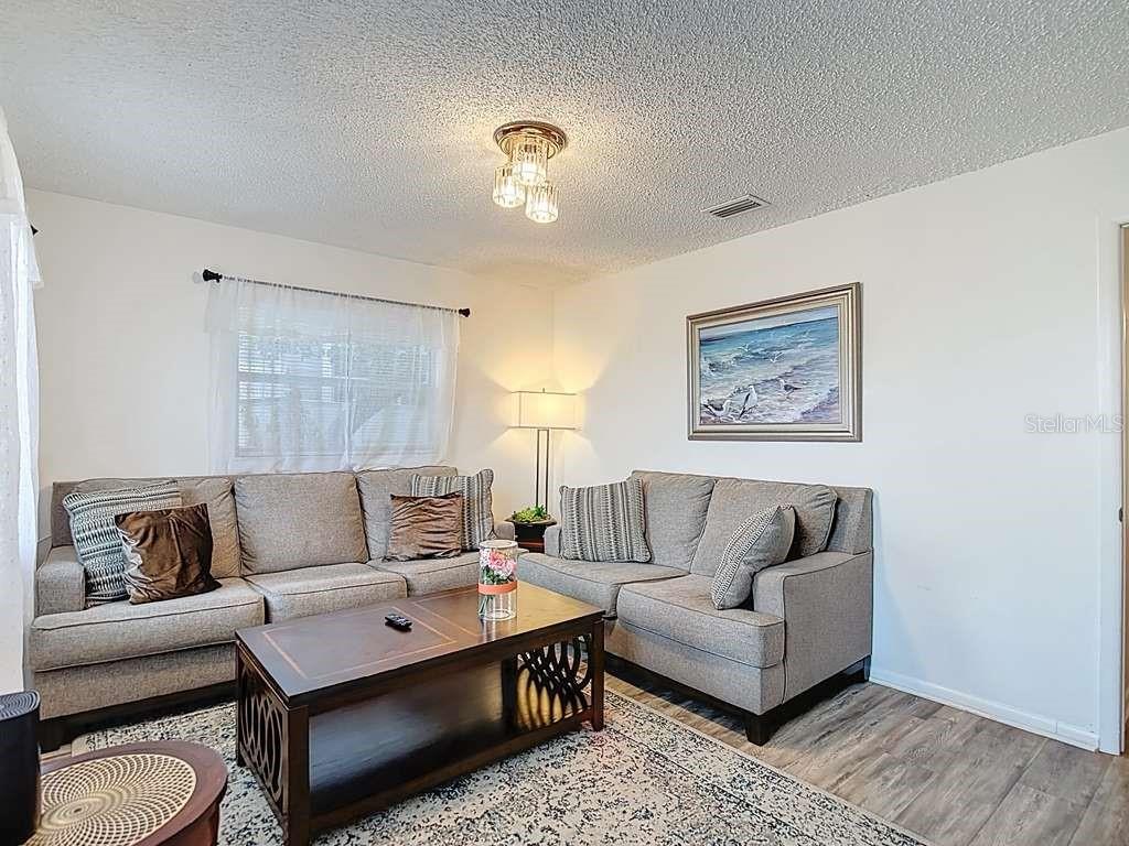 Image 27 of 39 For 2520 Saint John Street