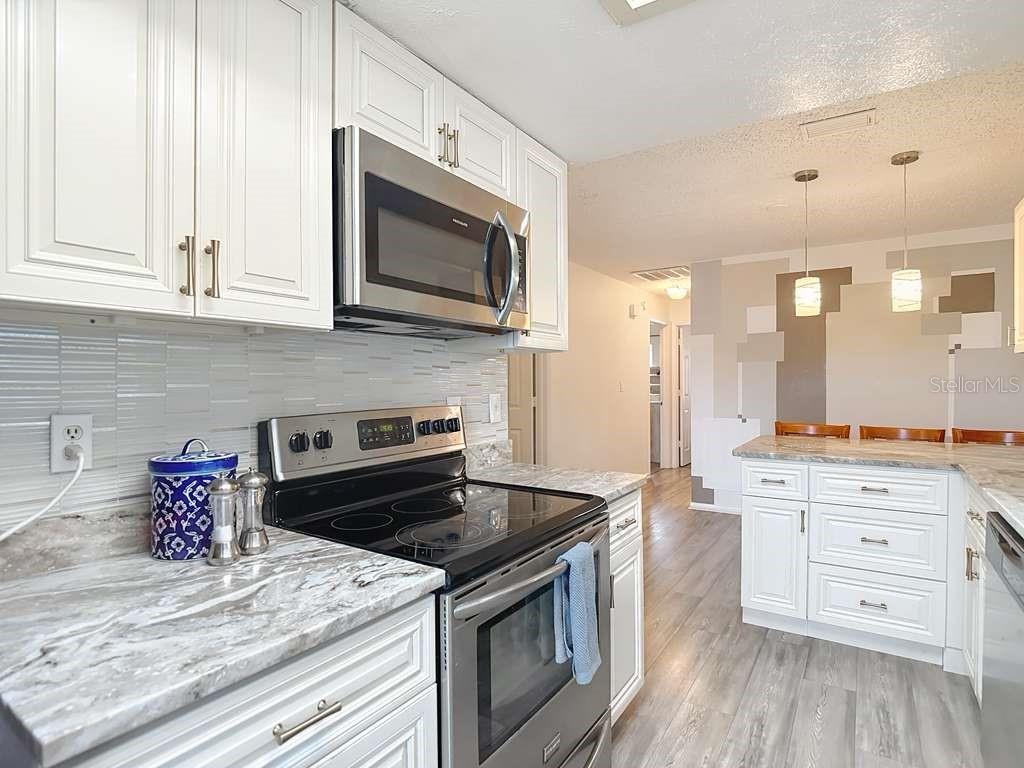 Image 33 of 39 For 2520 Saint John Street