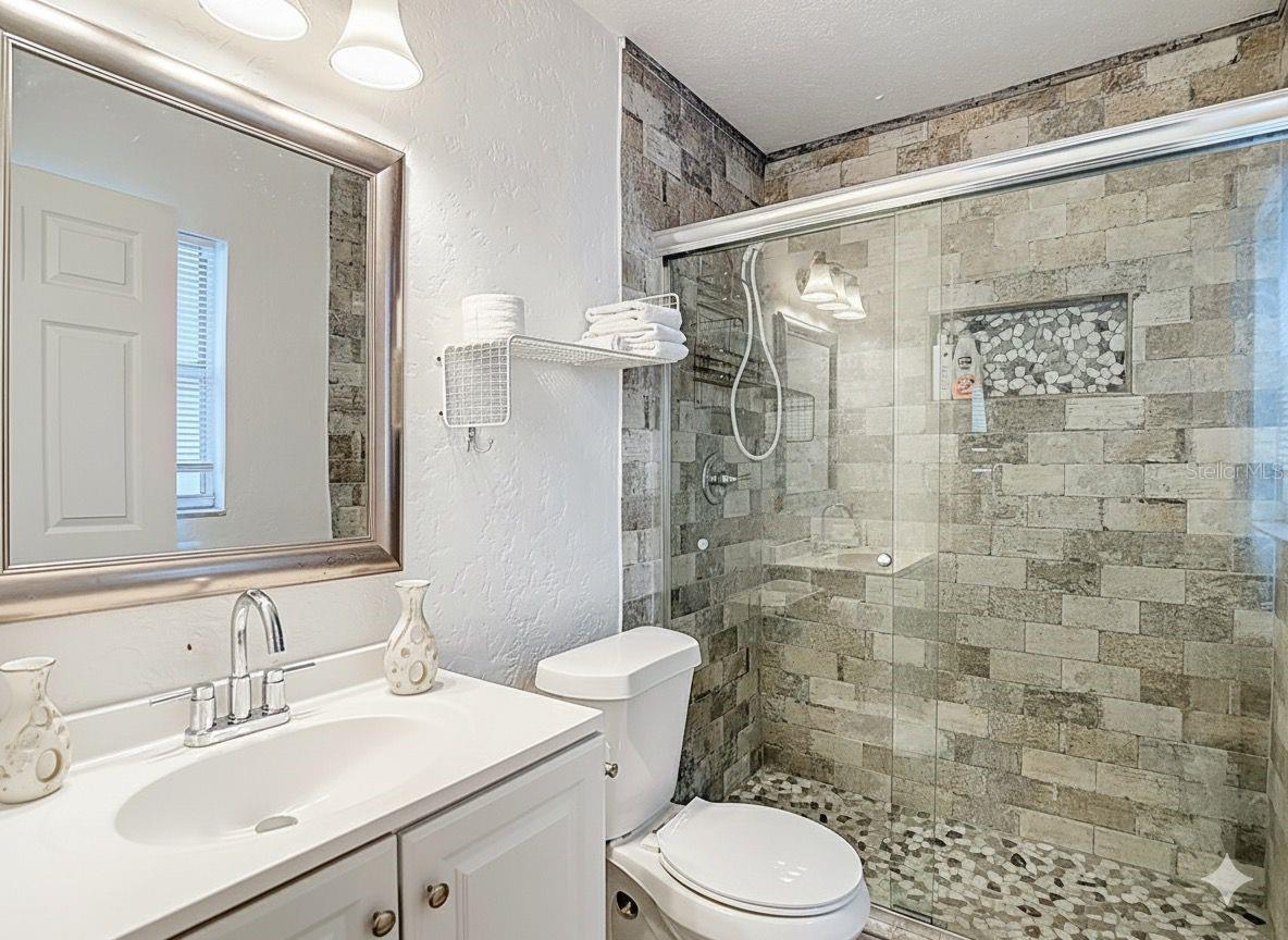 Image 36 of 39 For 2520 Saint John Street