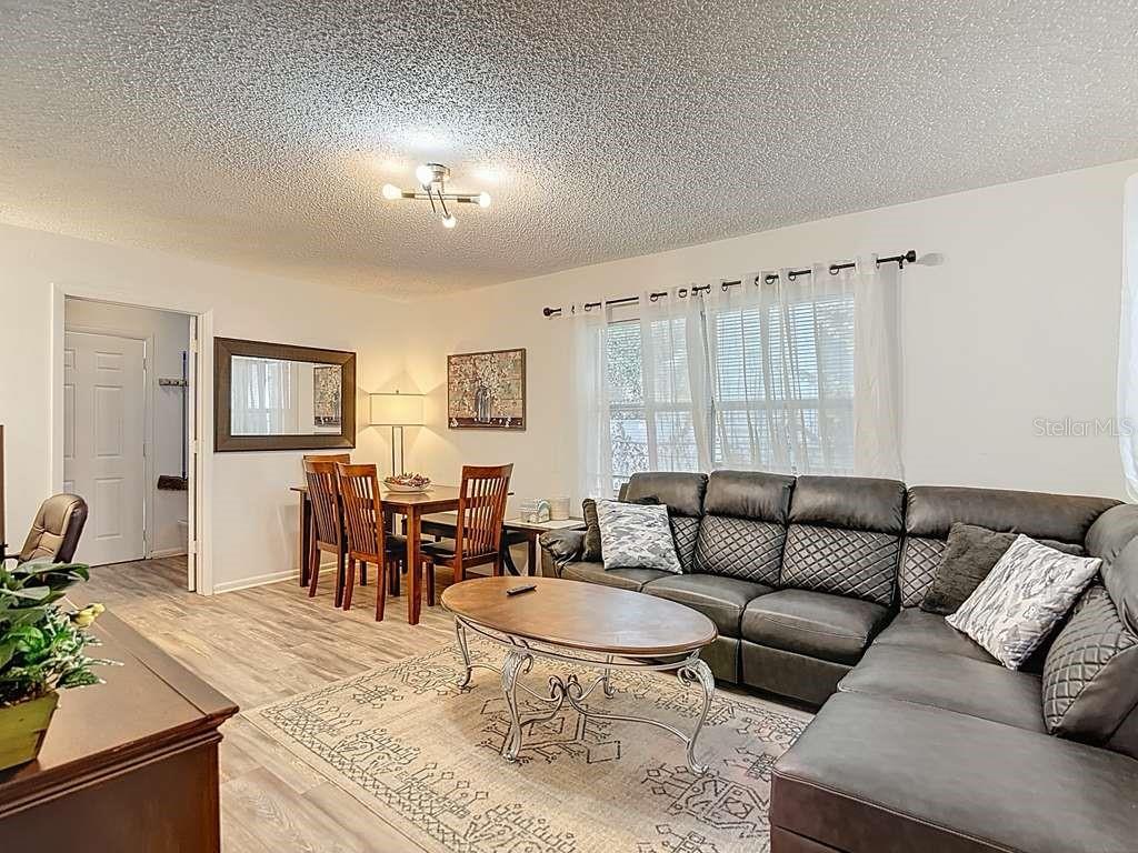 Image 7 of 39 For 2520 Saint John Street