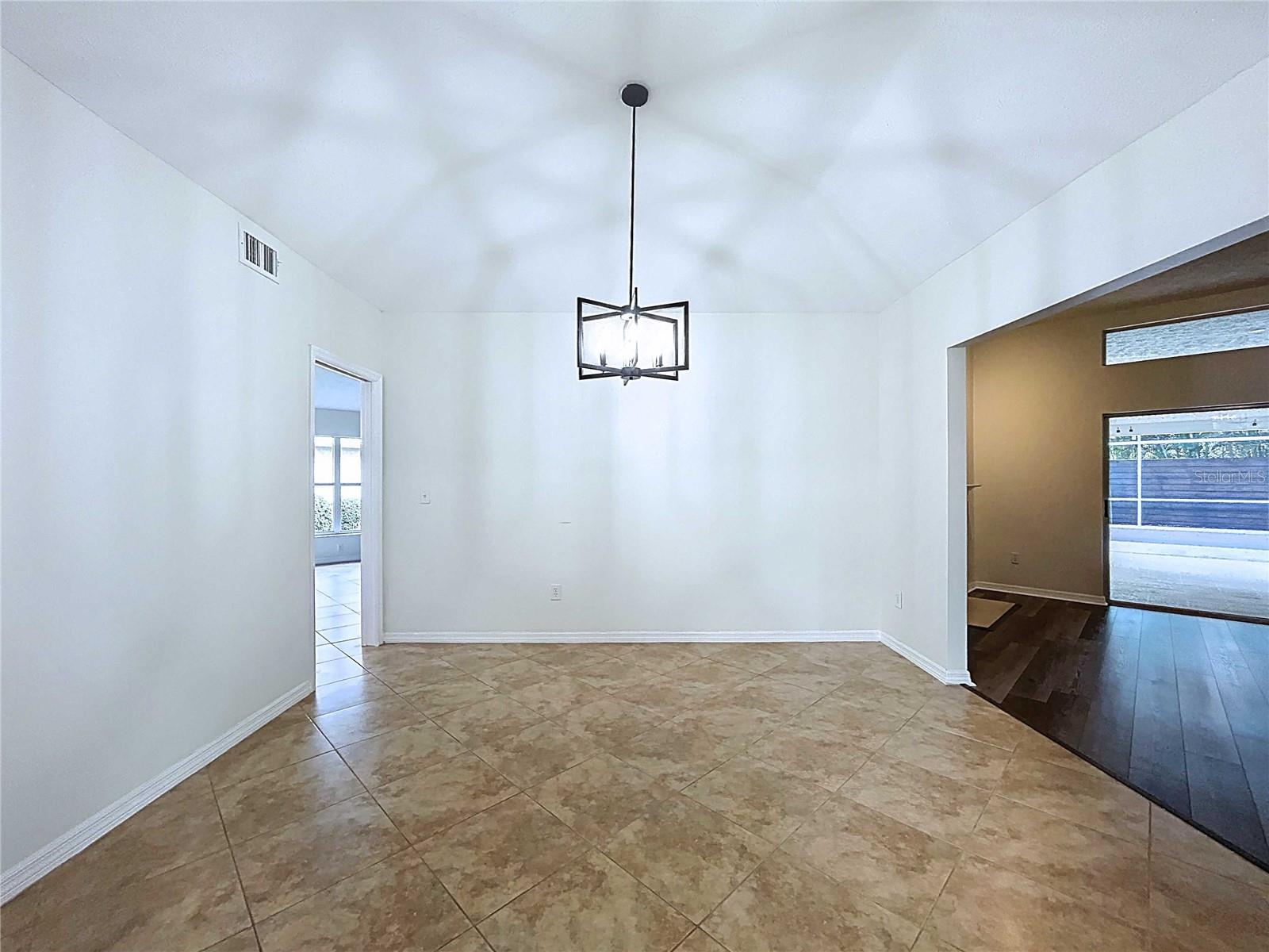 Image 16 of 99 For 17307 Lockwood Ridge Drive