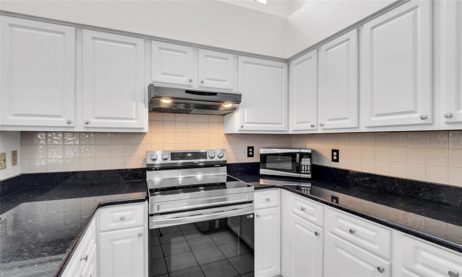 Image 19 of 50 For 9327 Pontiac Drive