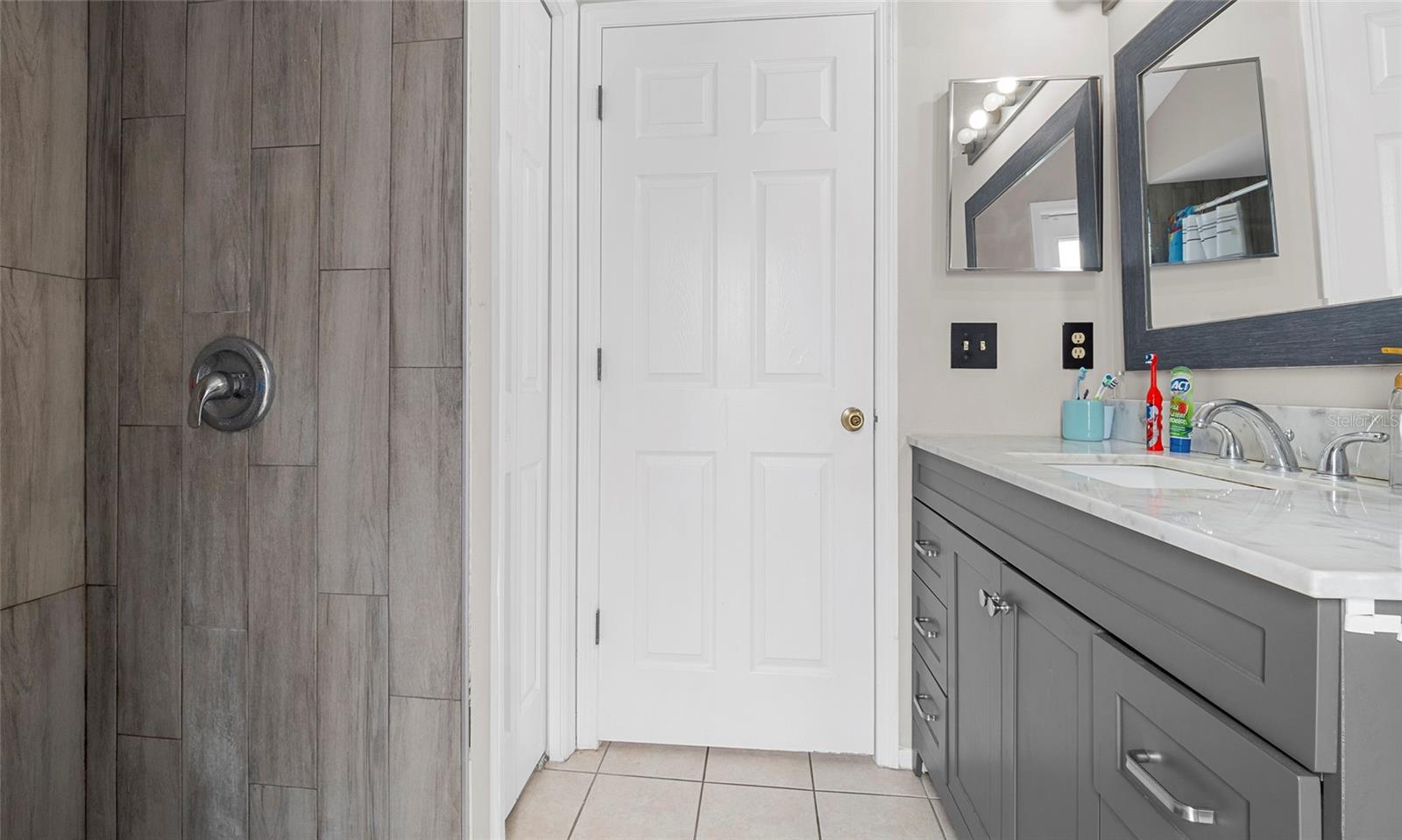 Image 41 of 50 For 9327 Pontiac Drive