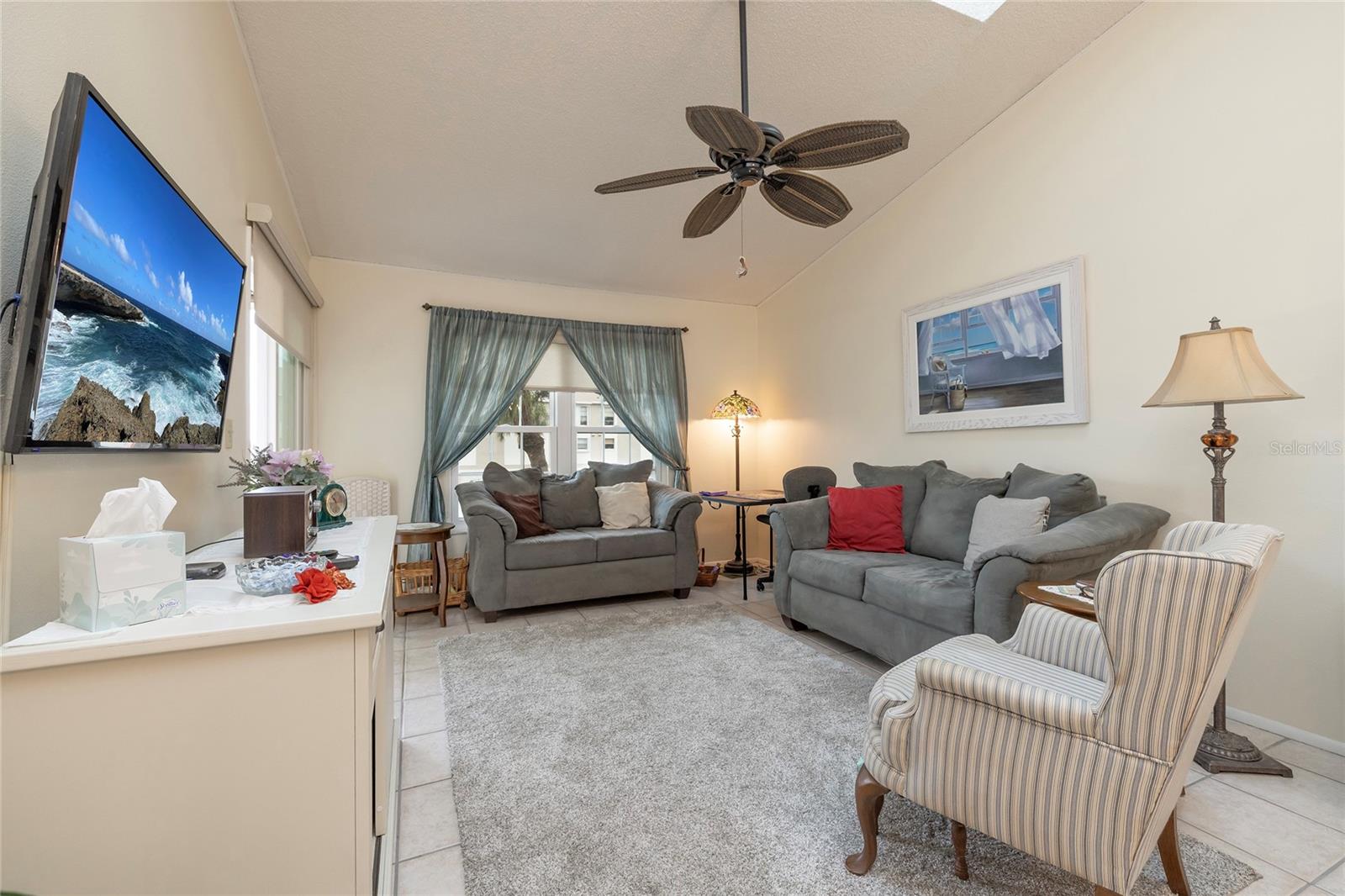 Image 14 of 55 For 222 Sun Vista Court N 67