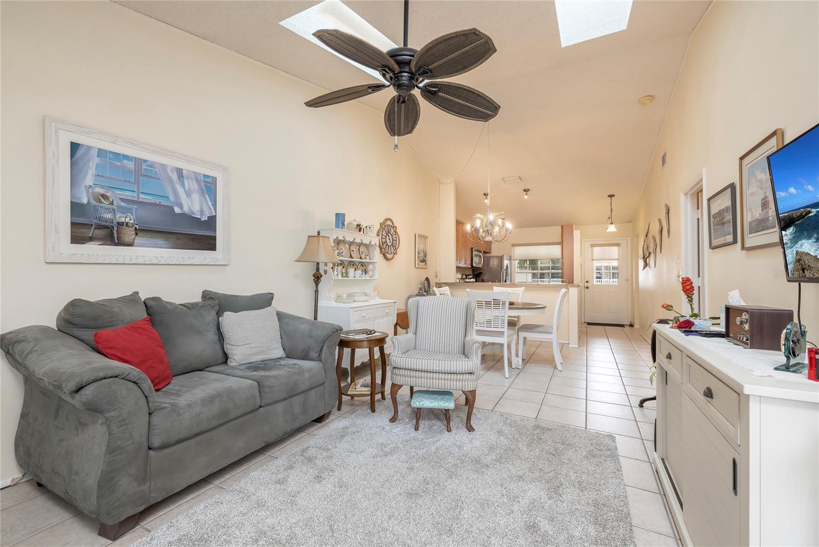 Image 15 of 55 For 222 Sun Vista Court N 67