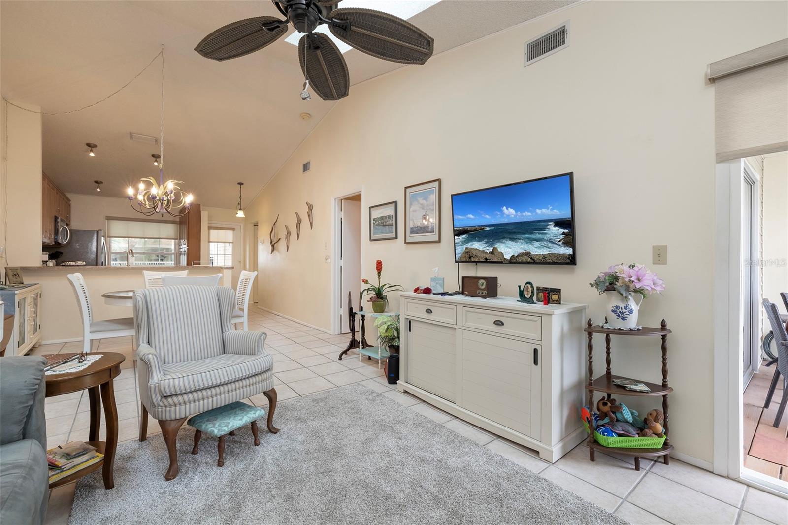 Image 16 of 55 For 222 Sun Vista Court N 67