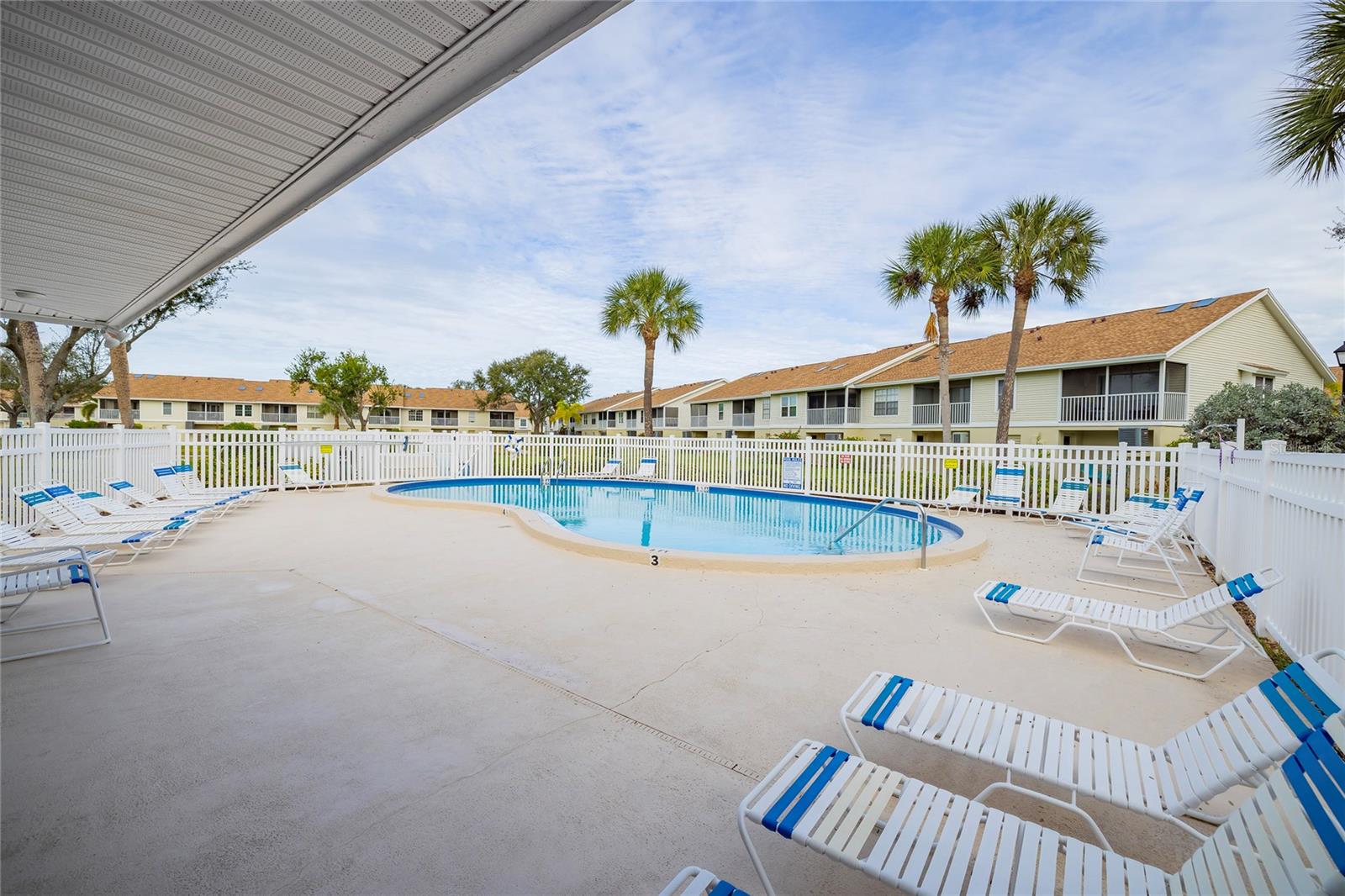 Image 35 of 55 For 222 Sun Vista Court N 67