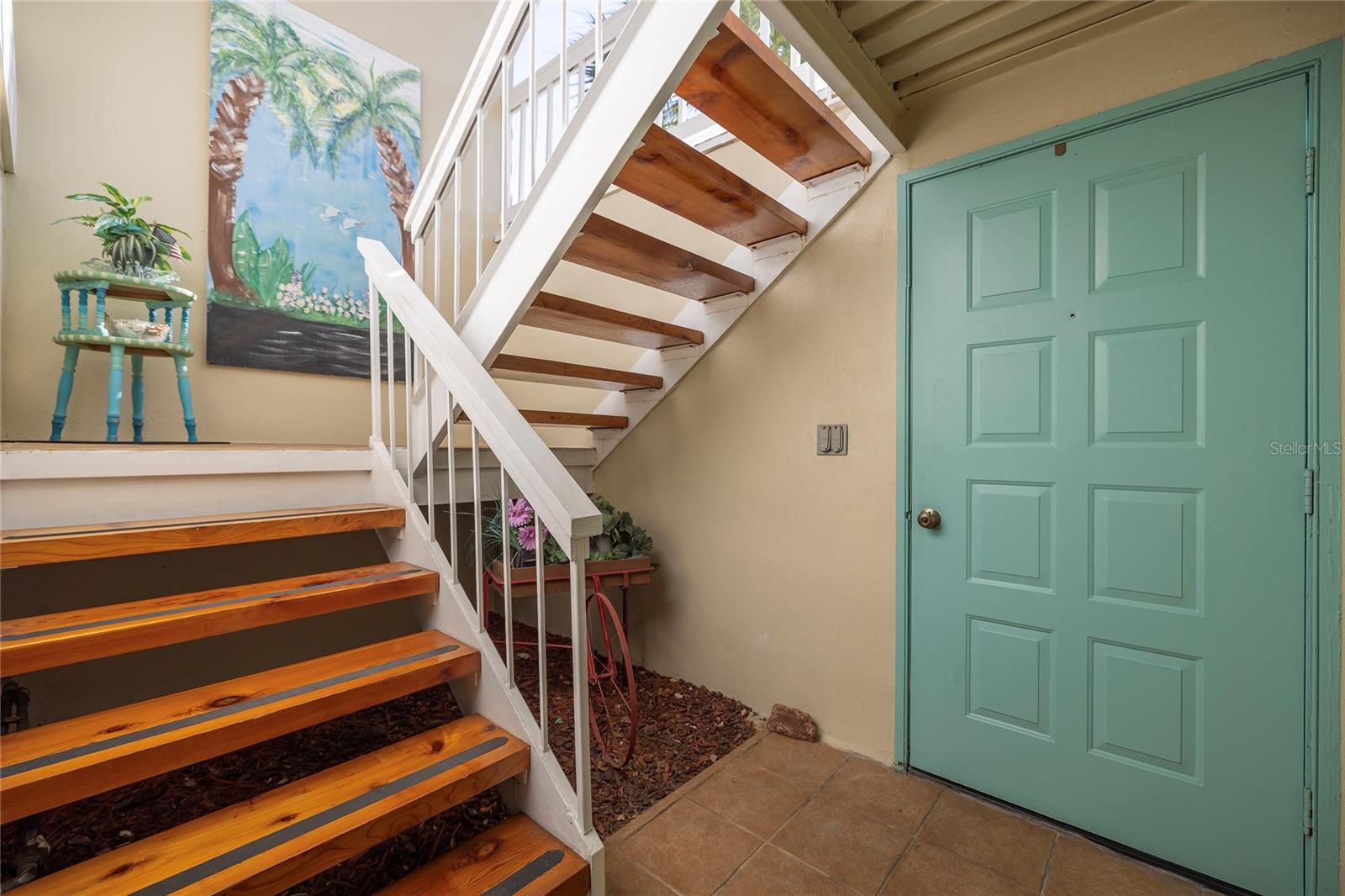 Image 4 of 55 For 222 Sun Vista Court N 67