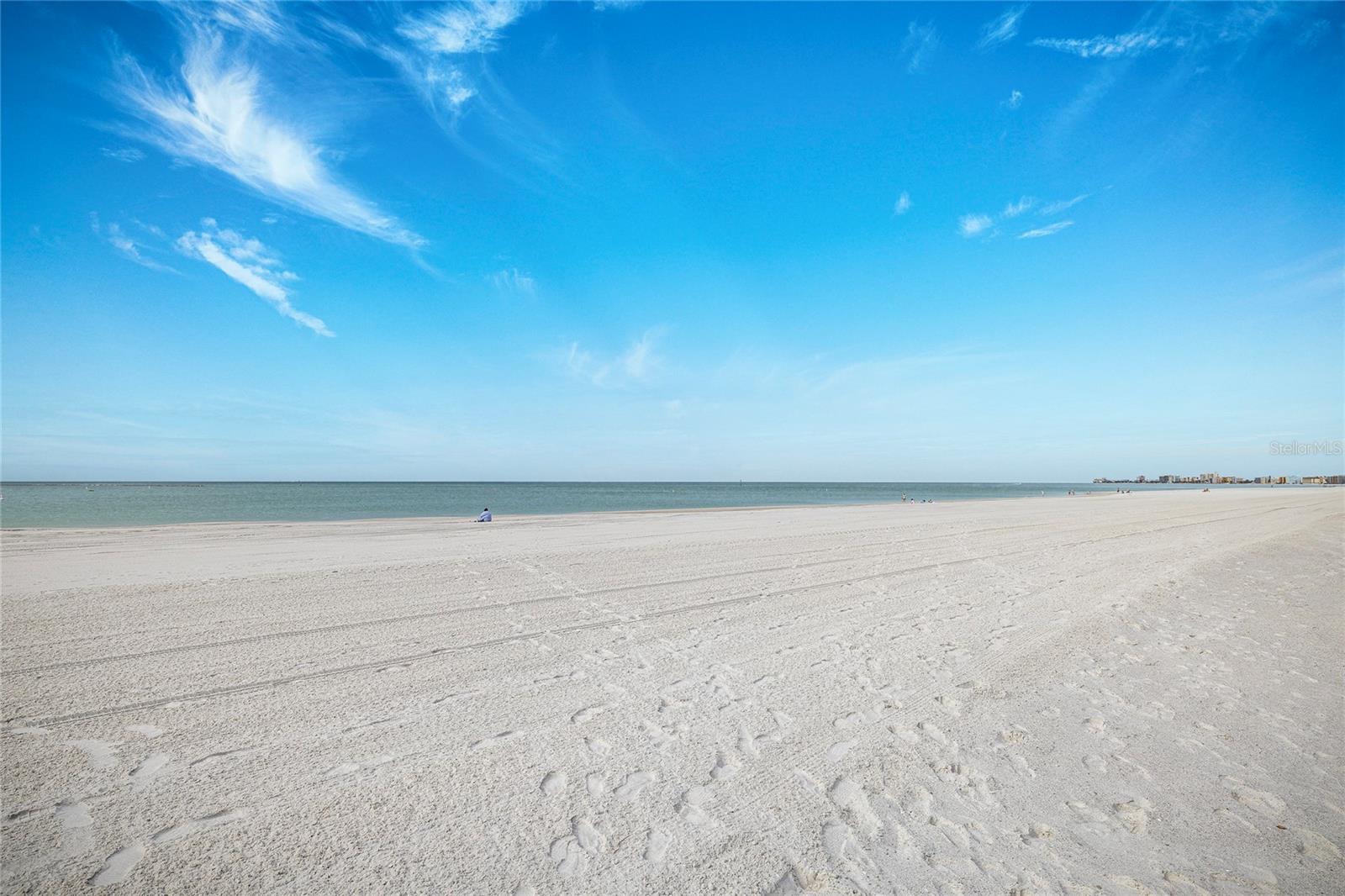 Image 40 of 55 For 222 Sun Vista Court N 67