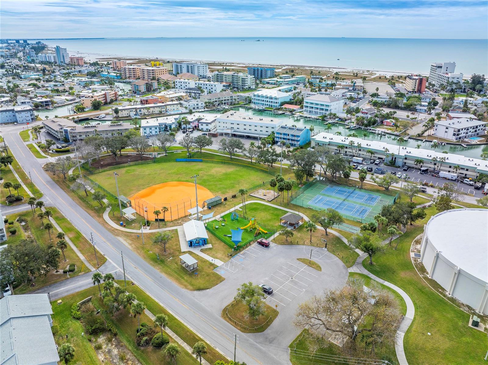 Image 44 of 55 For 222 Sun Vista Court N 67