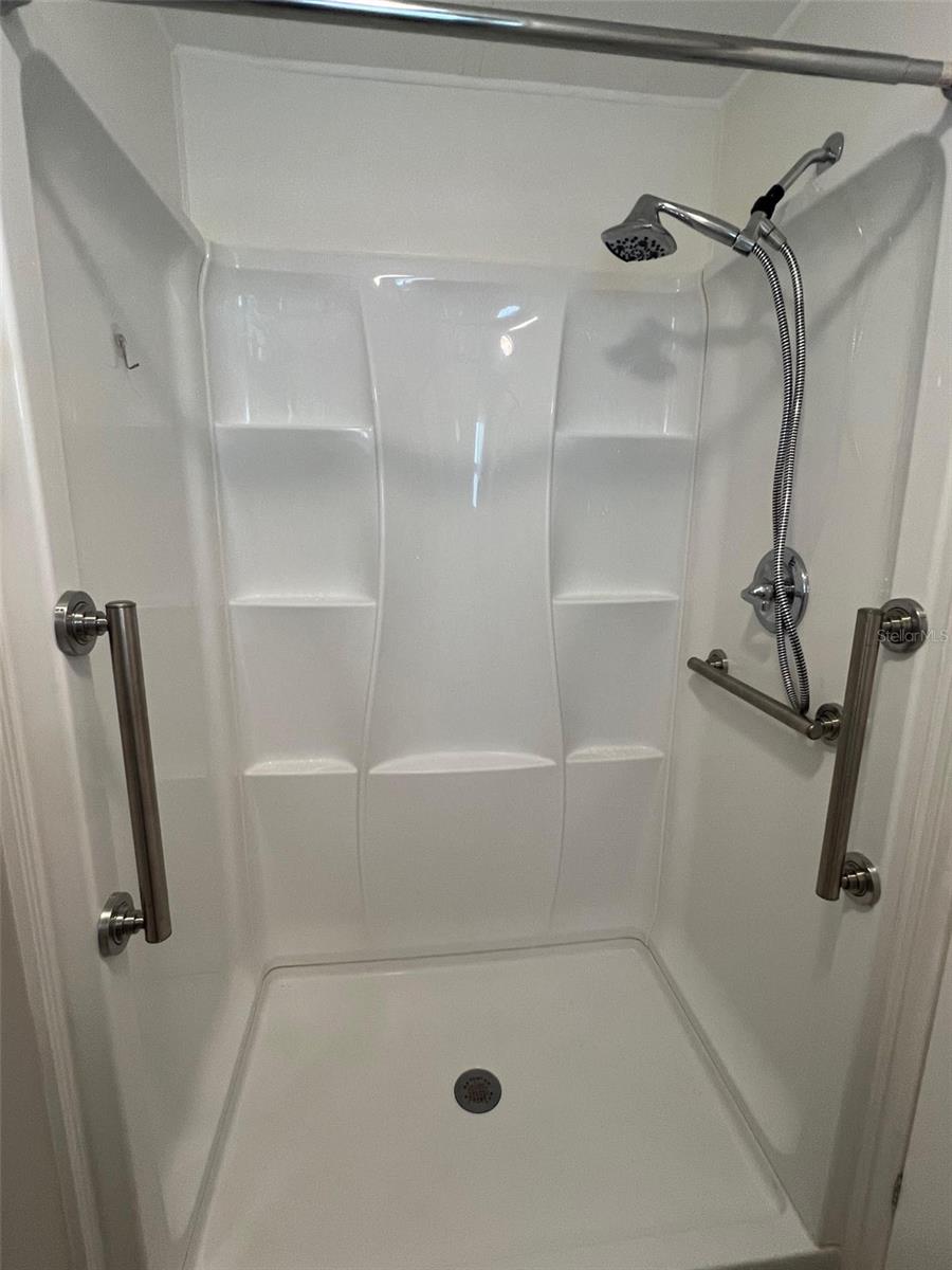 Image 29 of 31 For 41 Thatch Palm Street E 41