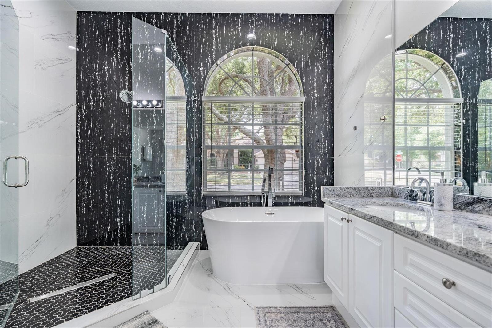 Image 27 of 44 For 28335 Glade Fern Court