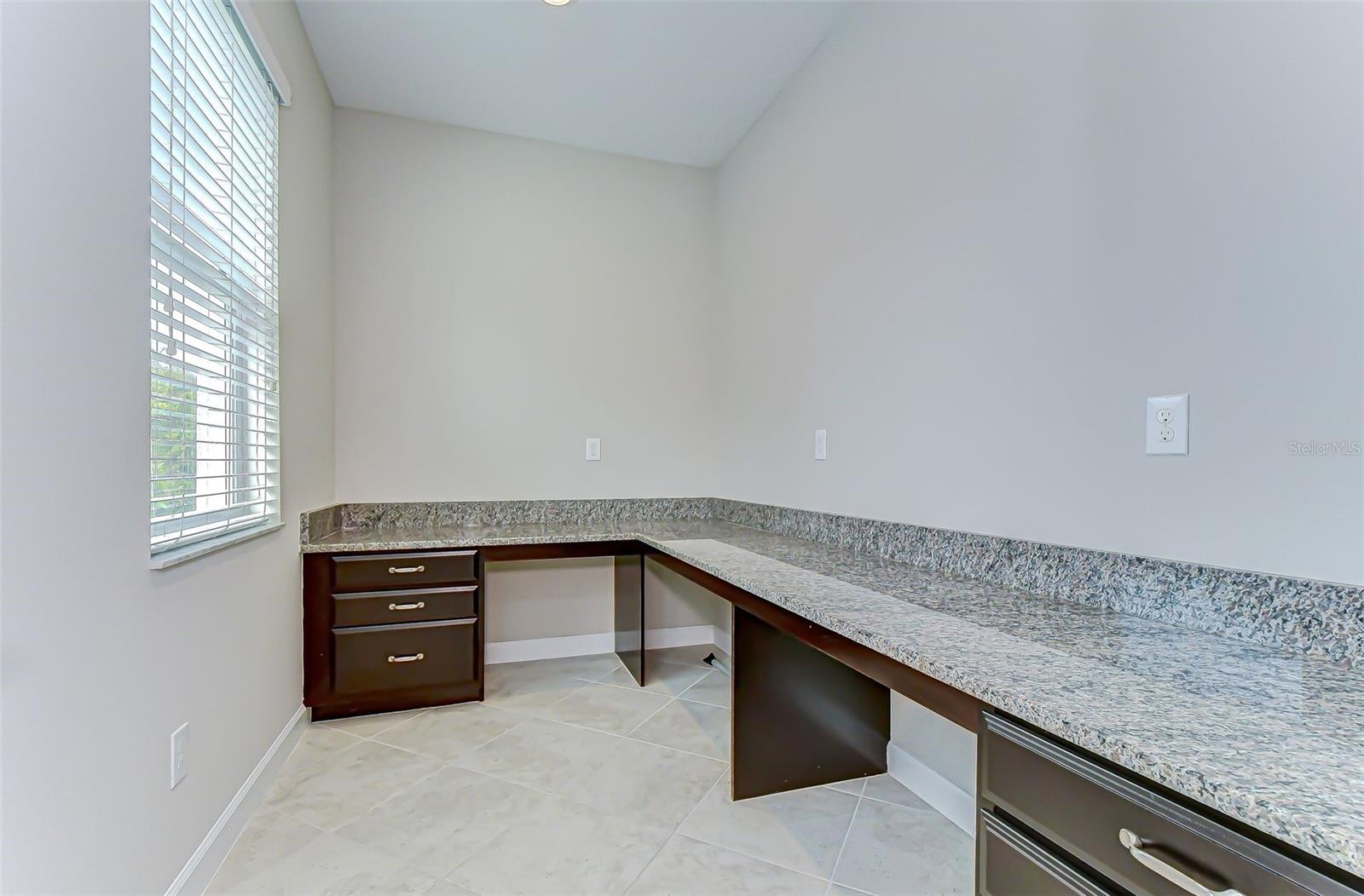 Image 23 of 76 For 2281 Livorno Way