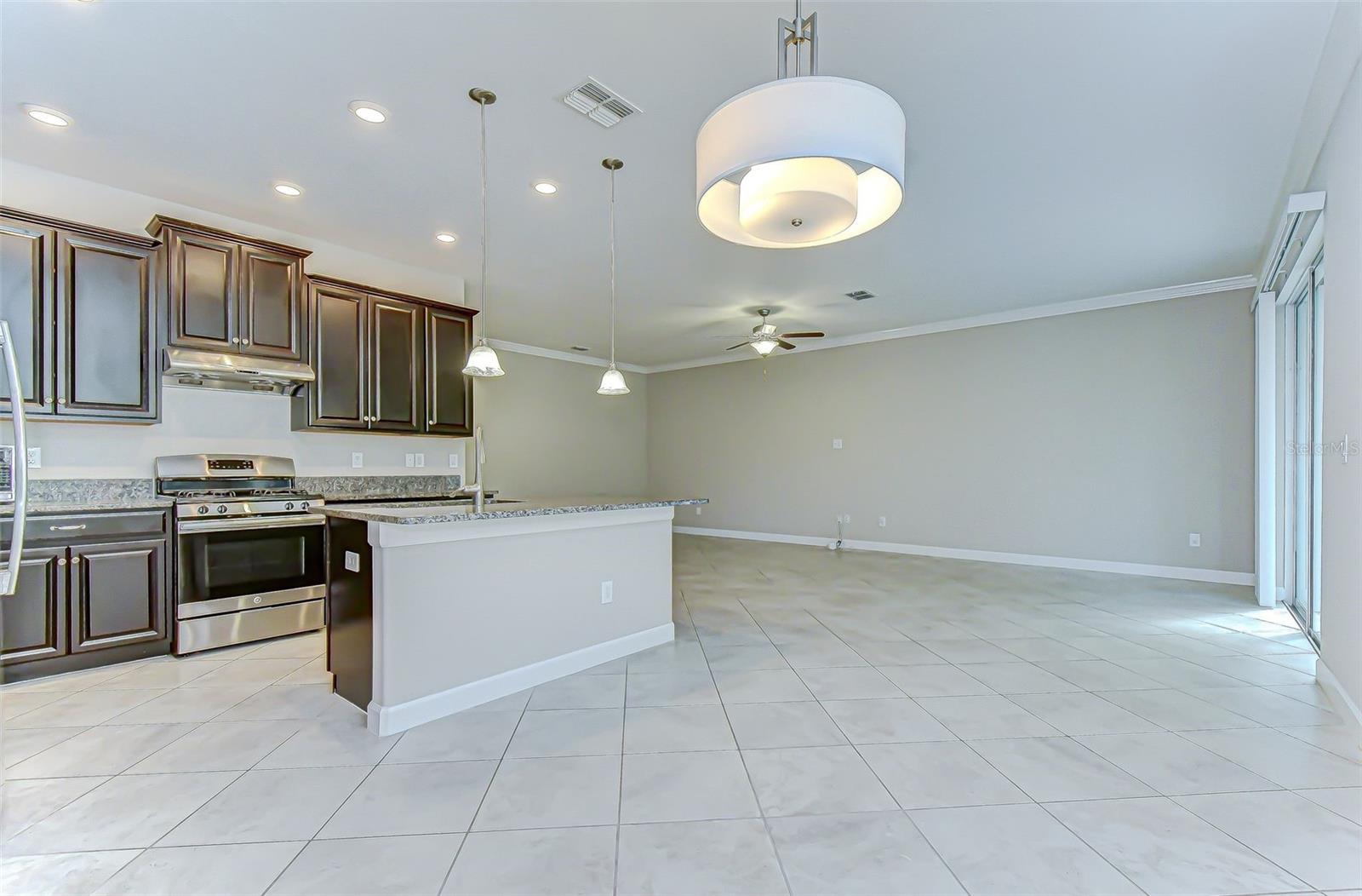 Image 24 of 76 For 2281 Livorno Way