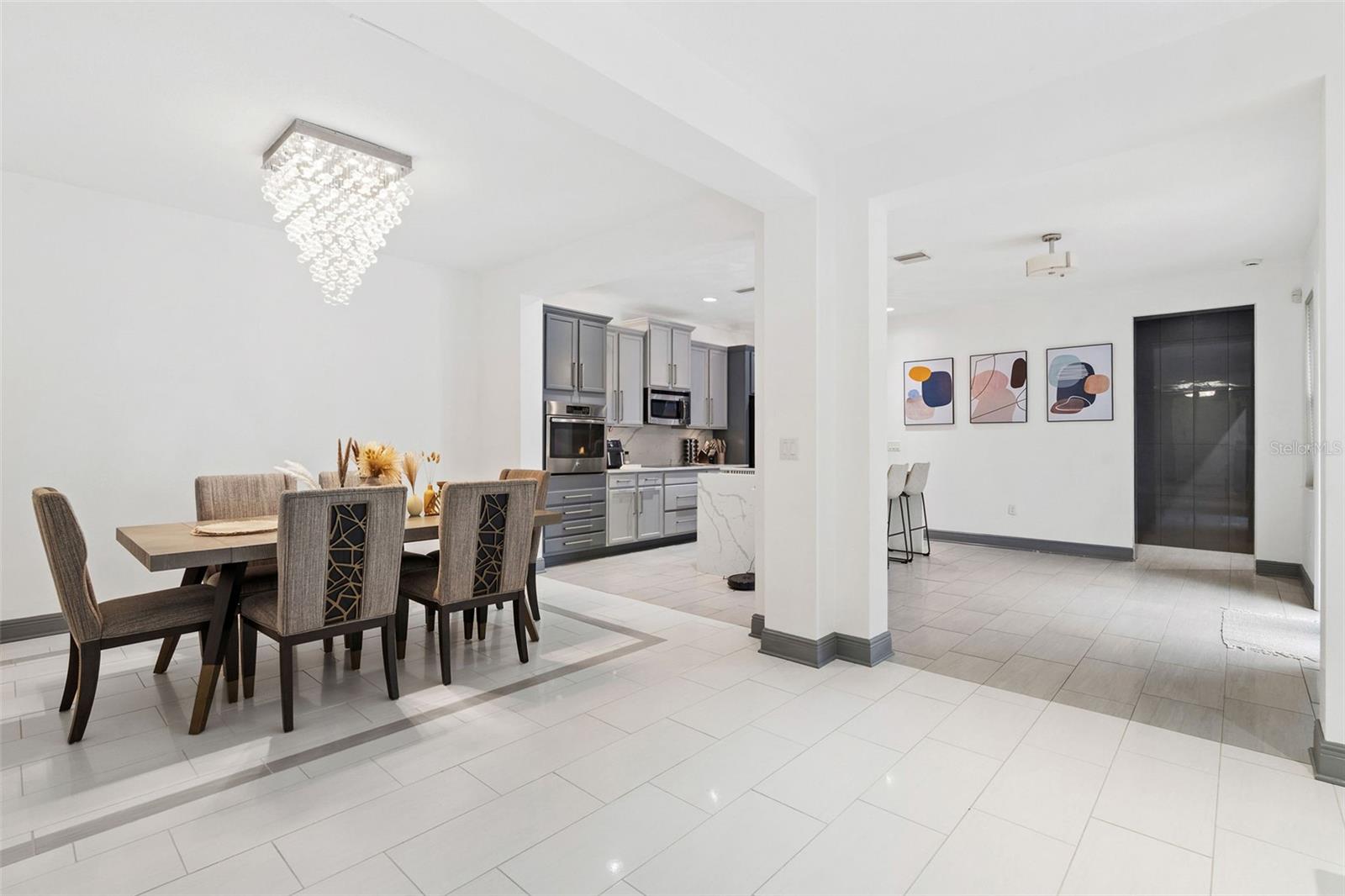 Image 10 of 42 For 7017 Briarhill Court