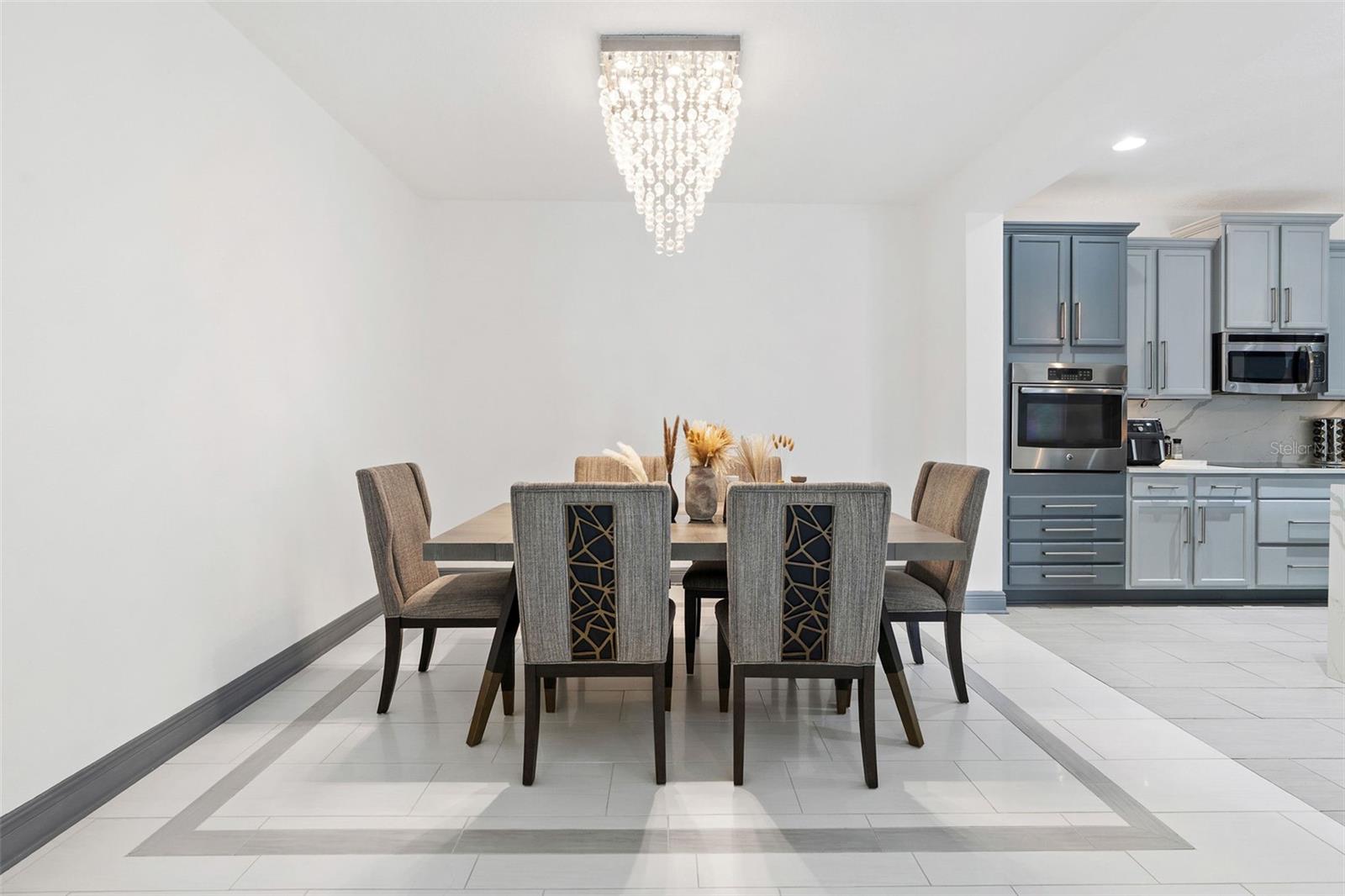 Image 11 of 42 For 7017 Briarhill Court