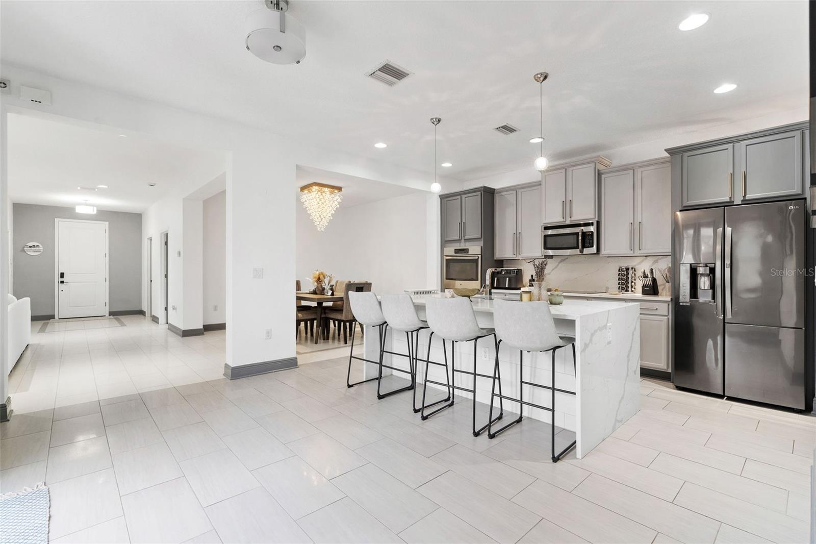 Image 12 of 42 For 7017 Briarhill Court