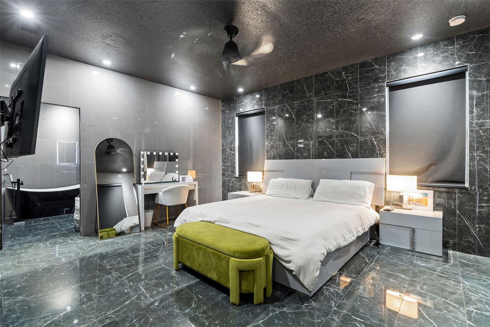 Image 16 of 42 For 7017 Briarhill Court