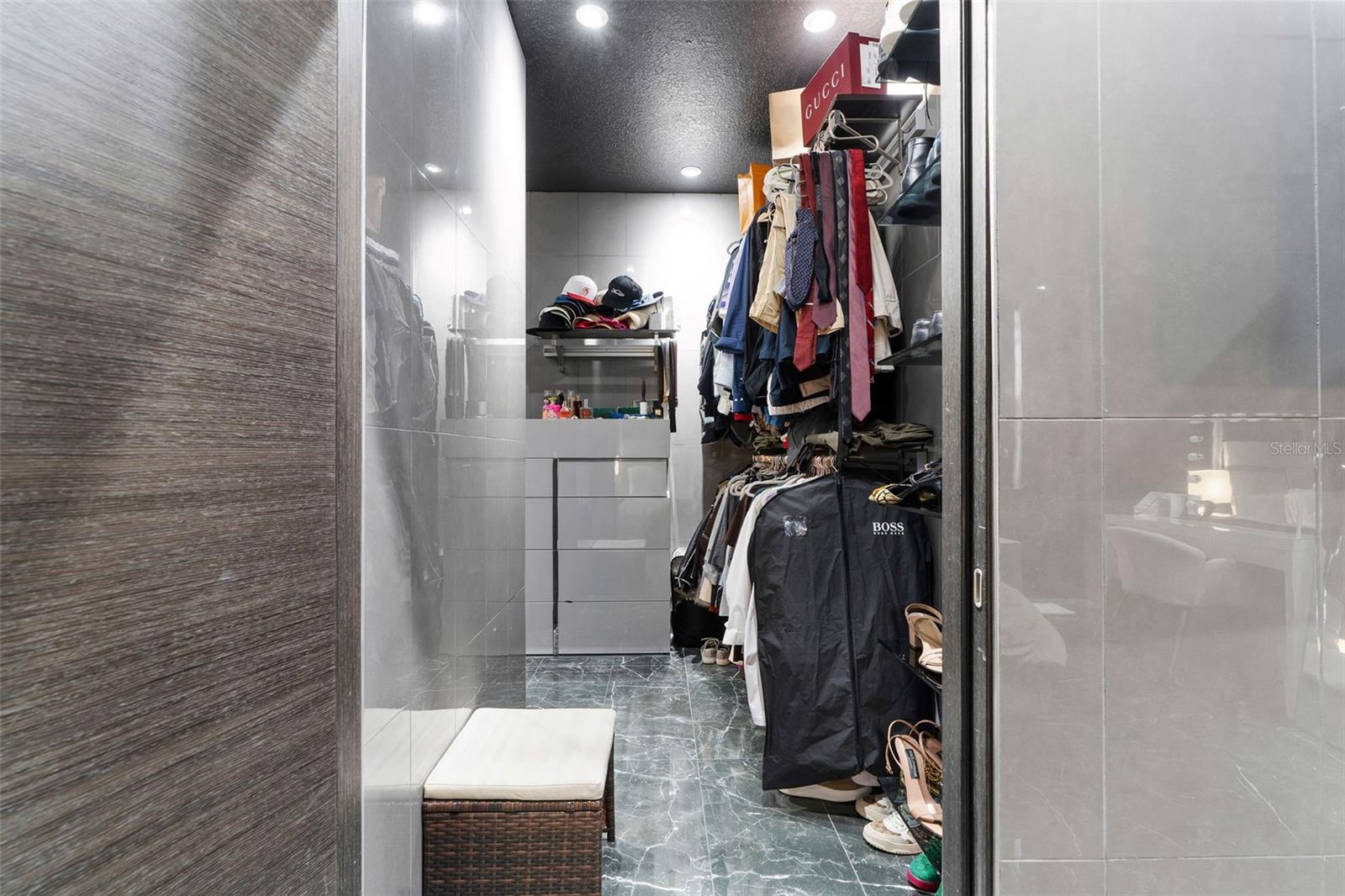 Image 17 of 42 For 7017 Briarhill Court