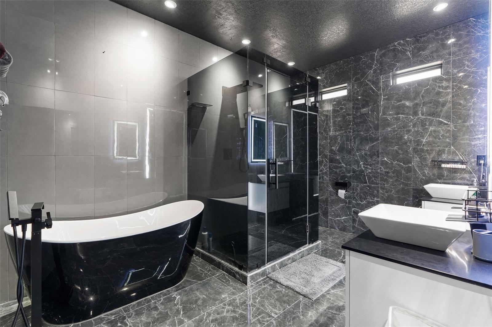 Image 18 of 42 For 7017 Briarhill Court