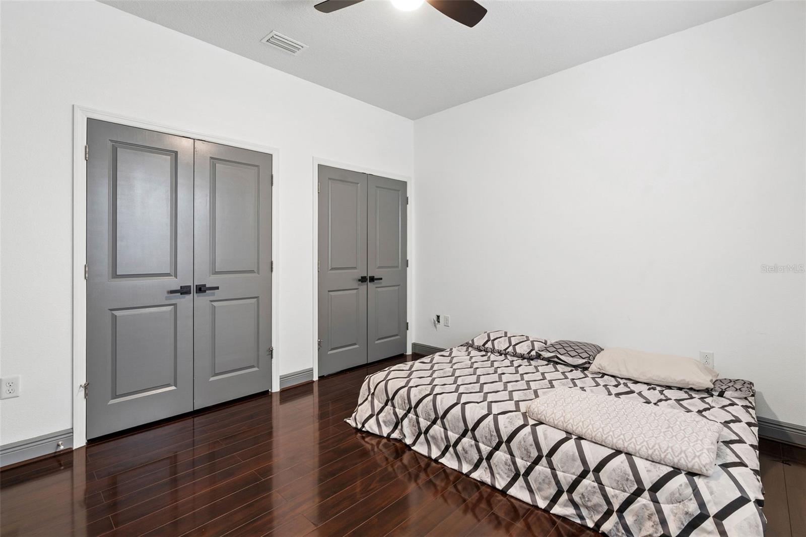 Image 20 of 42 For 7017 Briarhill Court