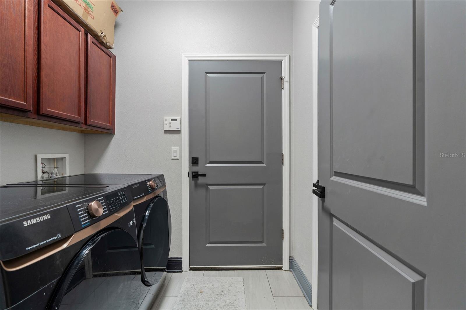 Image 21 of 42 For 7017 Briarhill Court