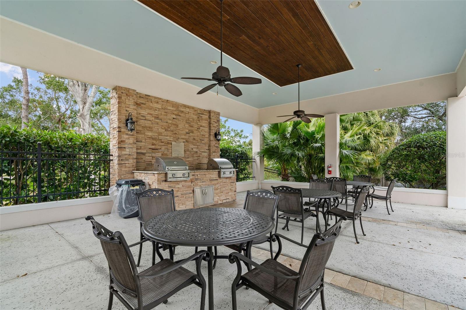 Image 32 of 42 For 7017 Briarhill Court