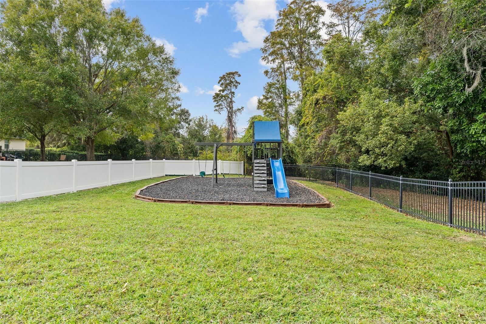 Image 39 of 42 For 7017 Briarhill Court