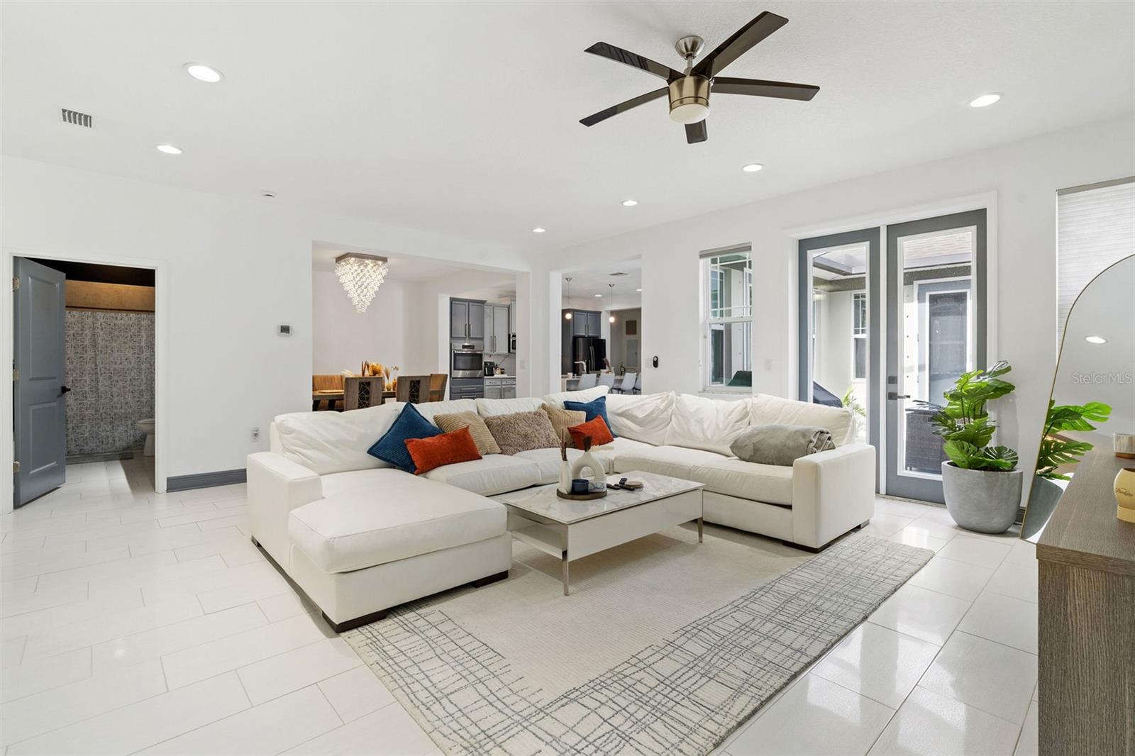 Image 6 of 42 For 7017 Briarhill Court