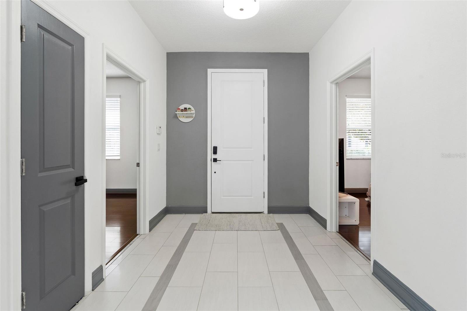 Image 8 of 42 For 7017 Briarhill Court