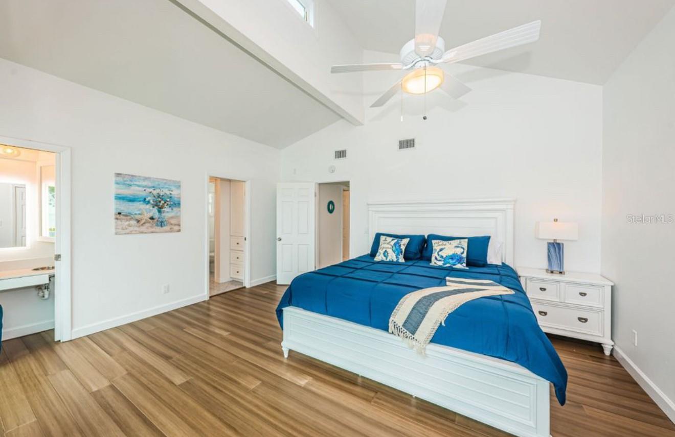 Image 27 of 37 For 8432 Gulf Boulevard Sailfish