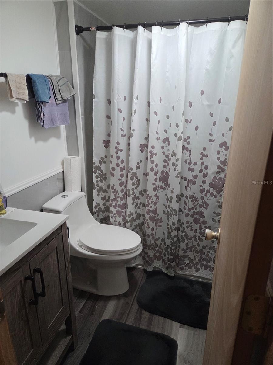 Image 12 of 38 For 505 Murcott Place