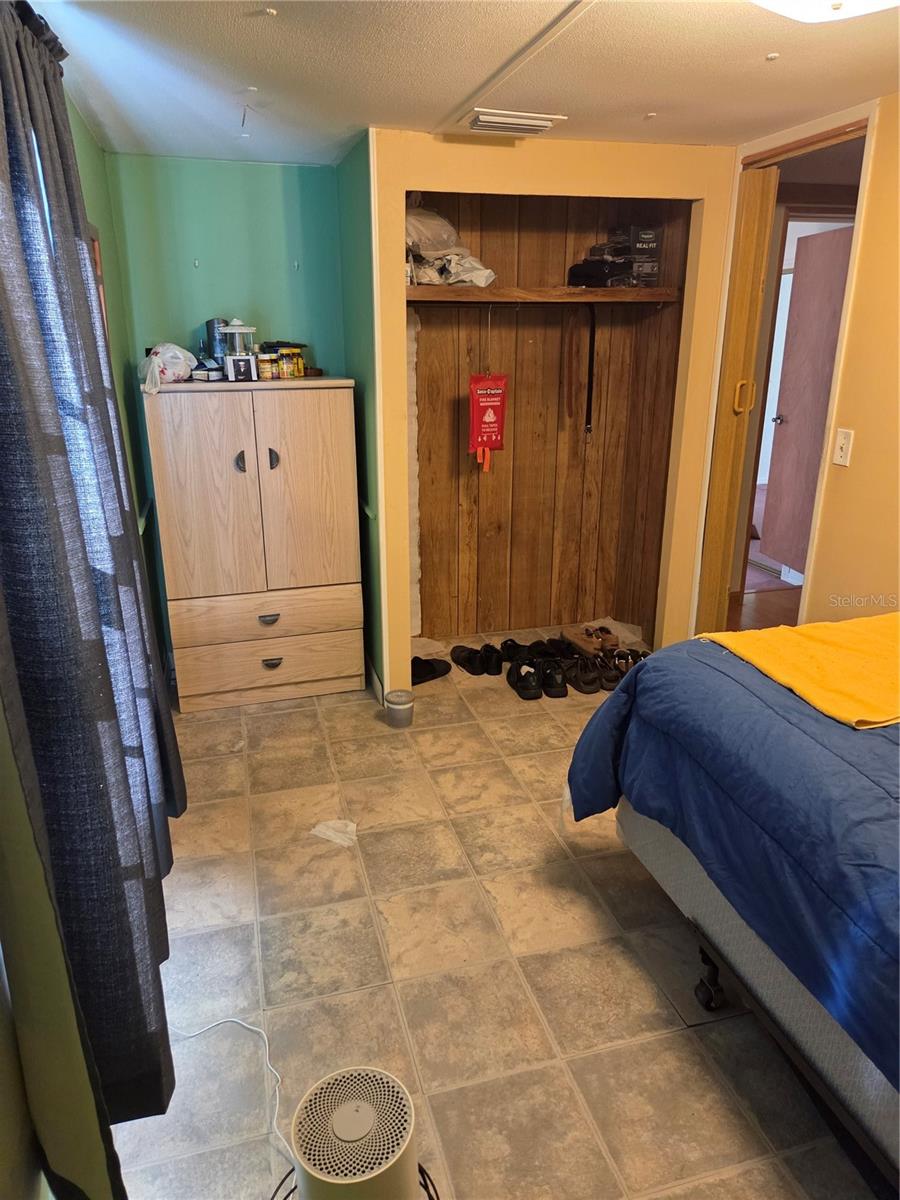 Image 14 of 38 For 505 Murcott Place