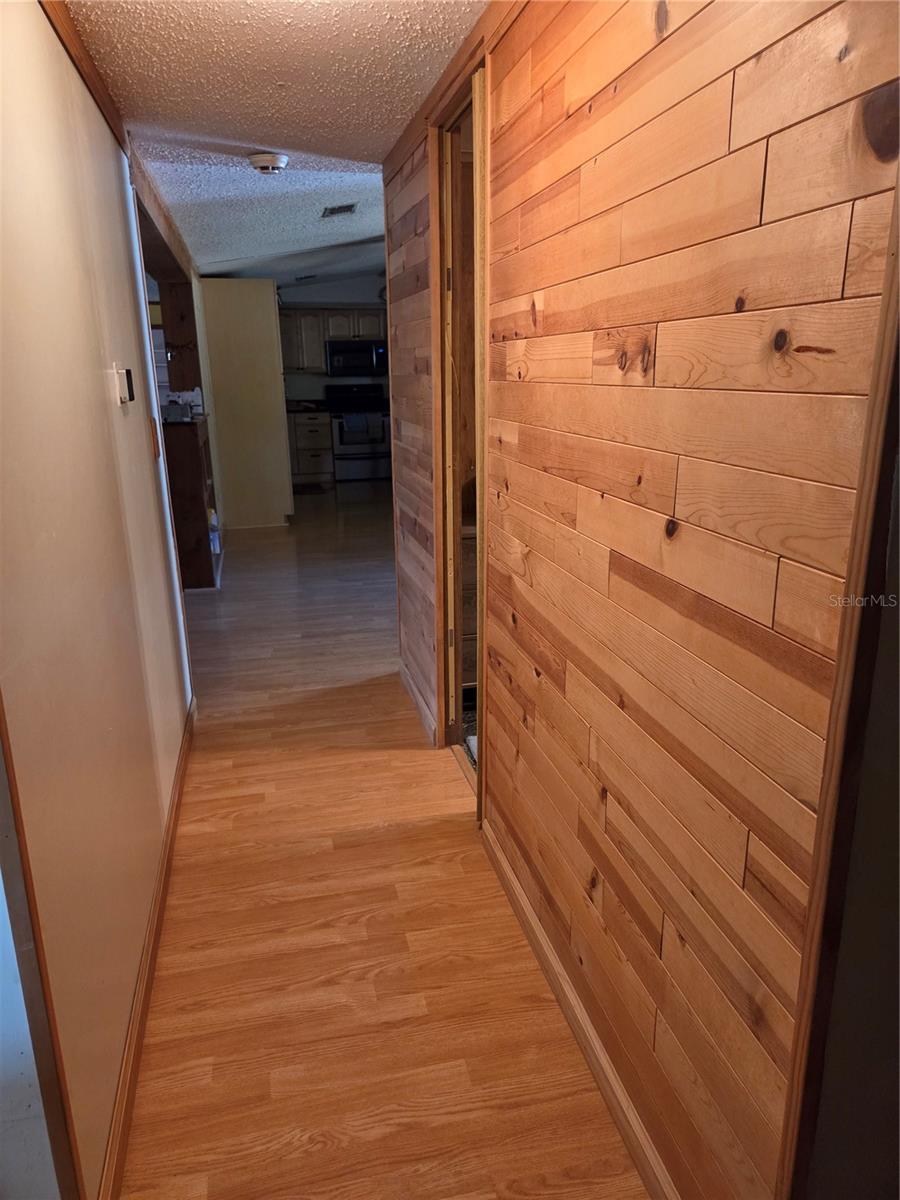 Image 15 of 38 For 505 Murcott Place